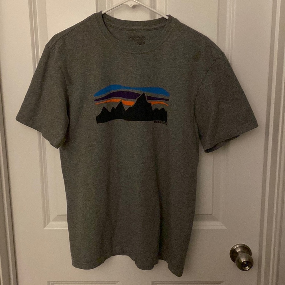 Patagonia T- Shirt - Size medium